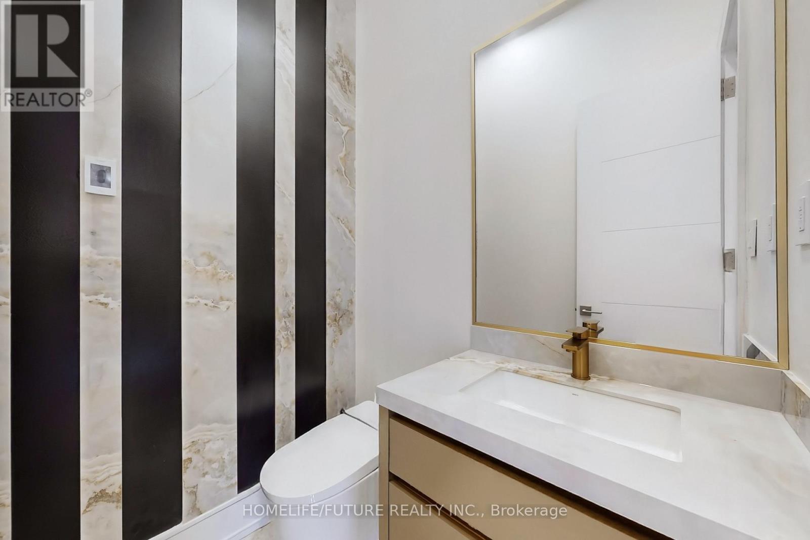 374 Elm Road, Toronto, Ontario  M5M 3V8 - Photo 13 - C12876724