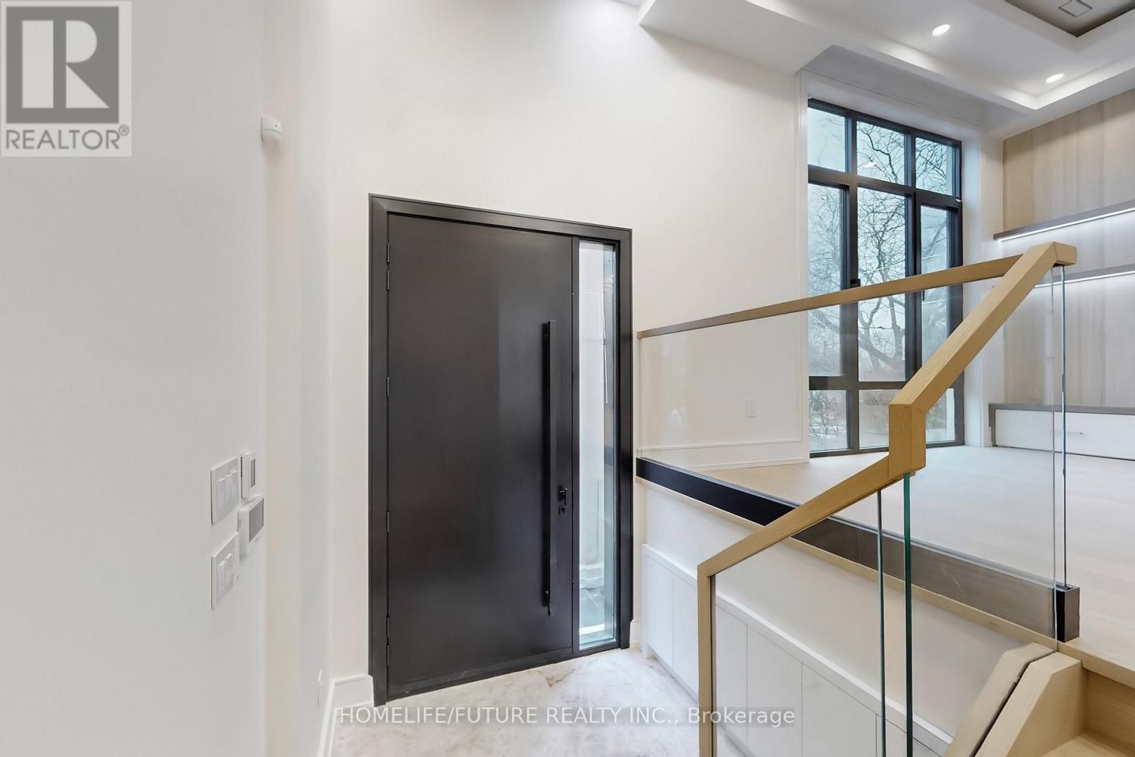 374 Elm Road, Toronto, Ontario  M5M 3V8 - Photo 14 - C12876724