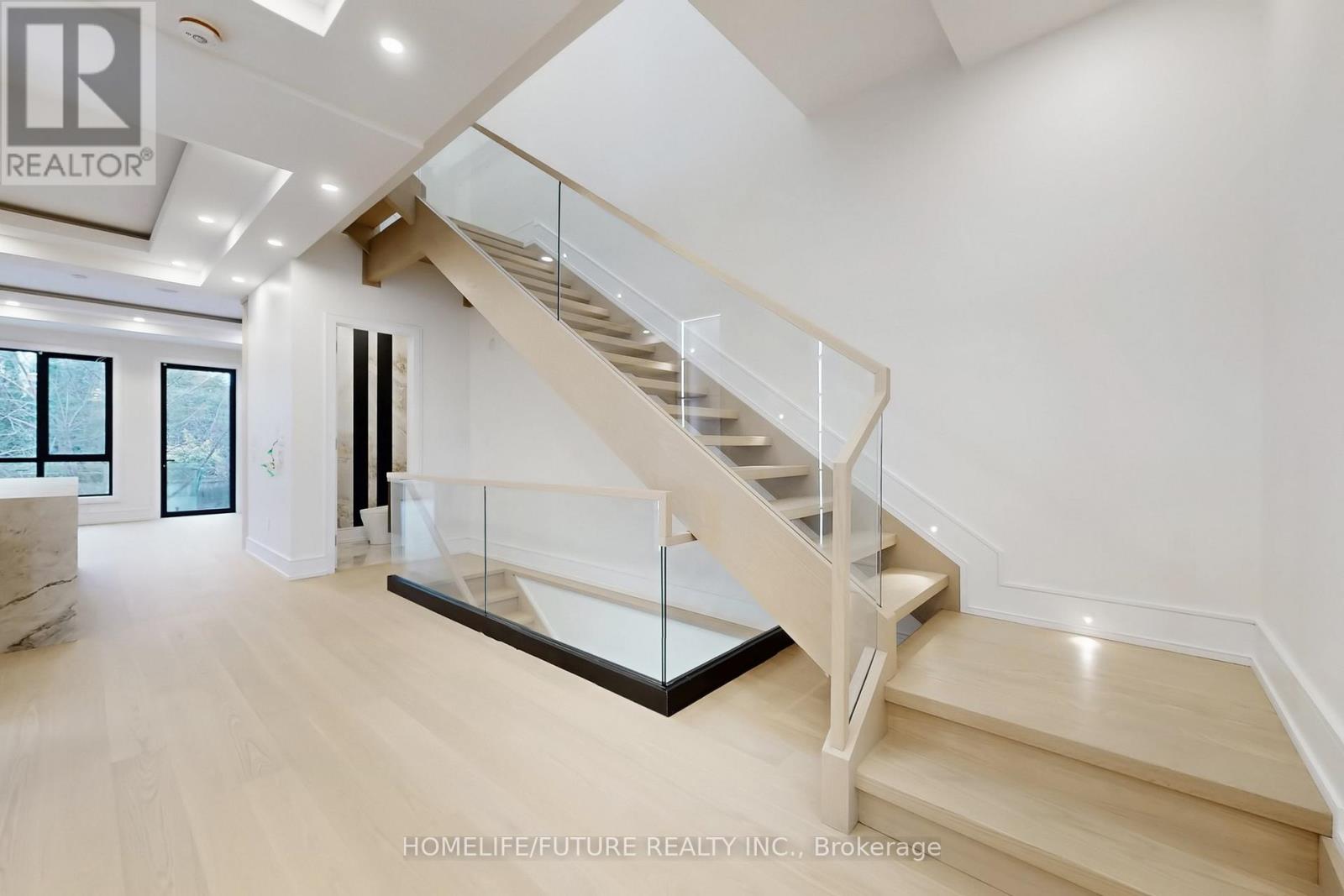 374 Elm Road, Toronto, Ontario  M5M 3V8 - Photo 15 - C12876724