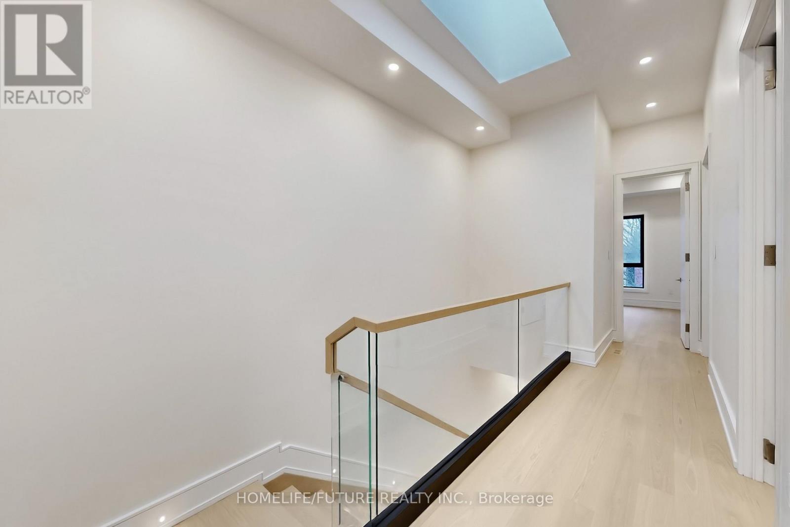 374 Elm Road, Toronto, Ontario  M5M 3V8 - Photo 16 - C12876724