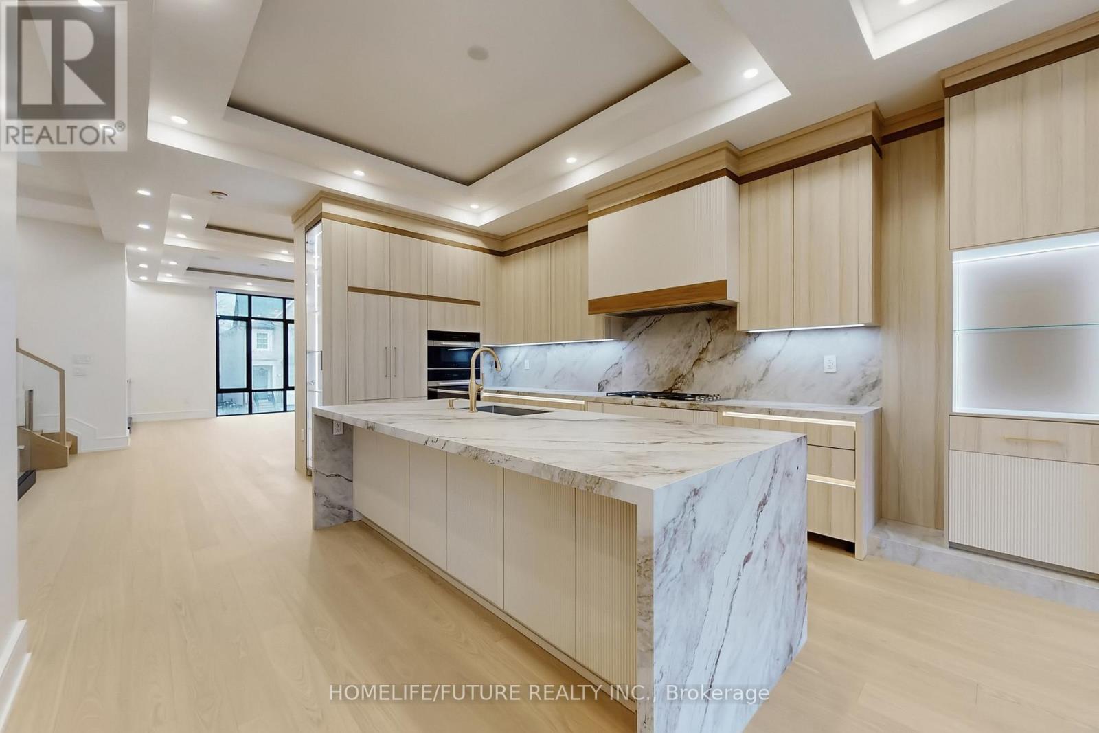 374 Elm Road, Toronto, Ontario  M5M 3V8 - Photo 5 - C12876724