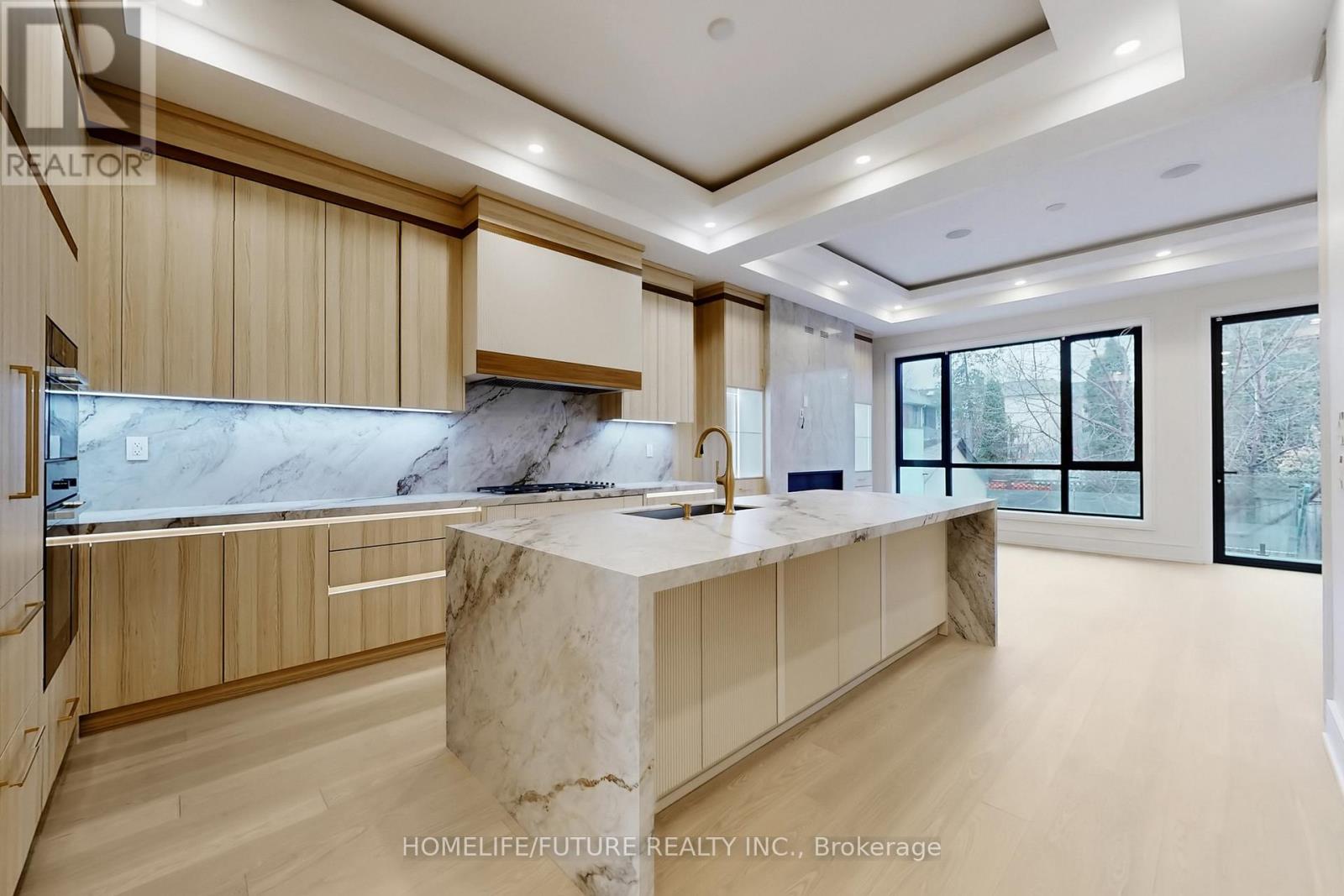 374 Elm Road, Toronto, Ontario  M5M 3V8 - Photo 6 - C12876724