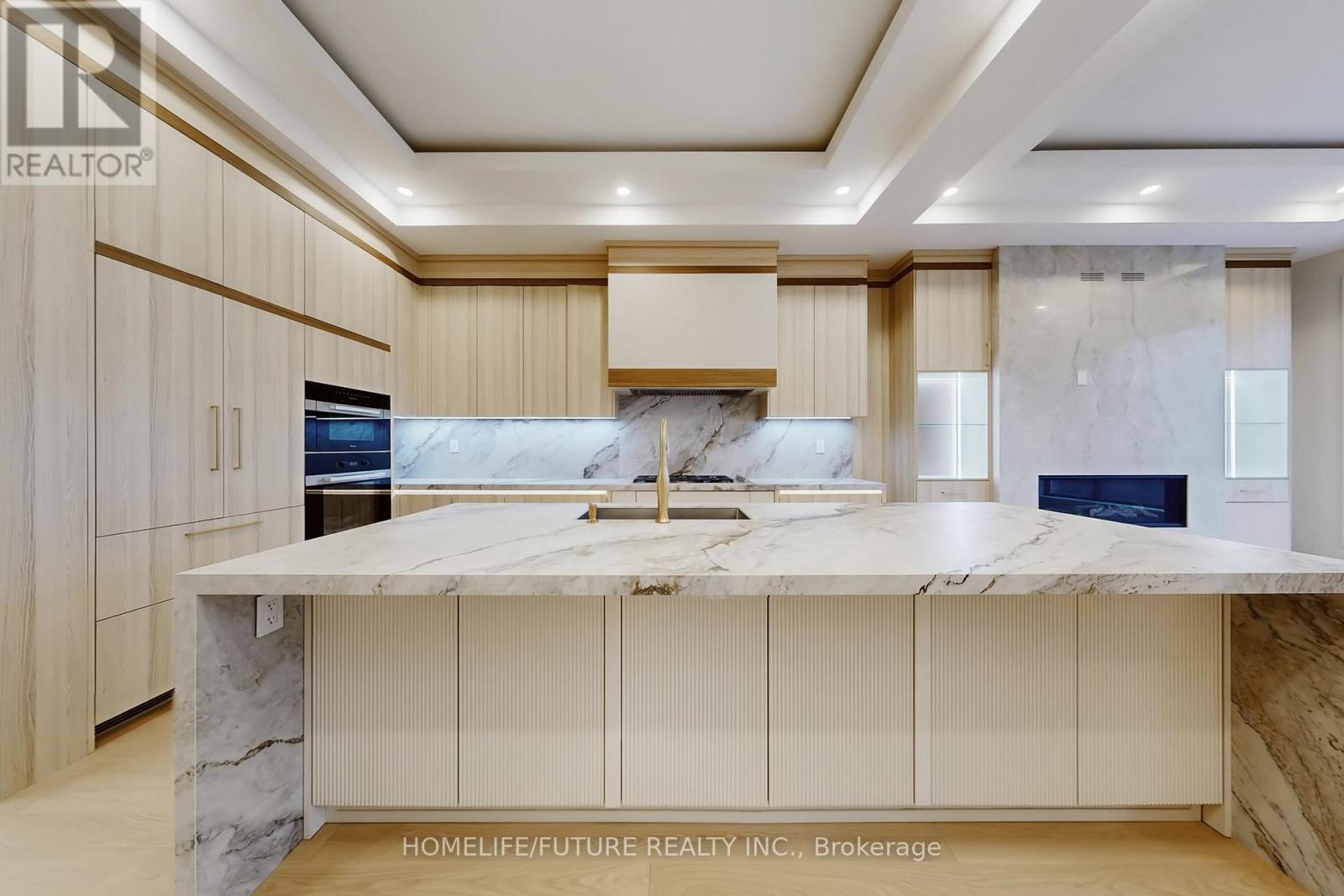 374 Elm Road, Toronto, Ontario  M5M 3V8 - Photo 7 - C12876724