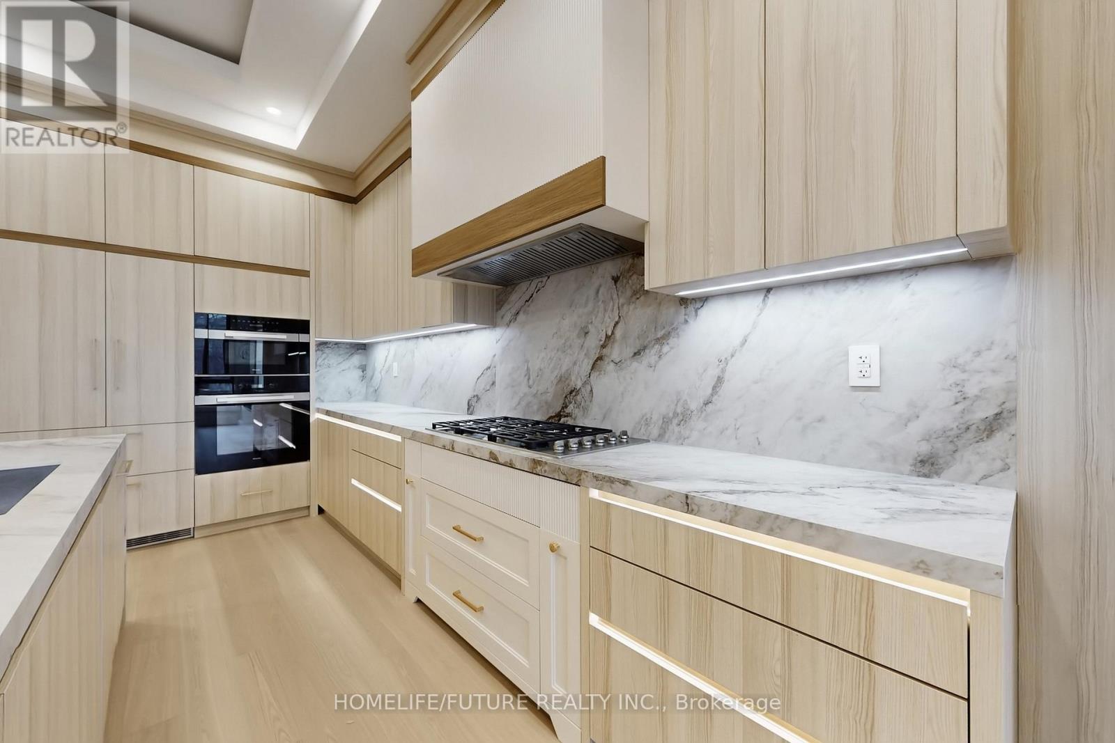 374 Elm Road, Toronto, Ontario  M5M 3V8 - Photo 9 - C12876724