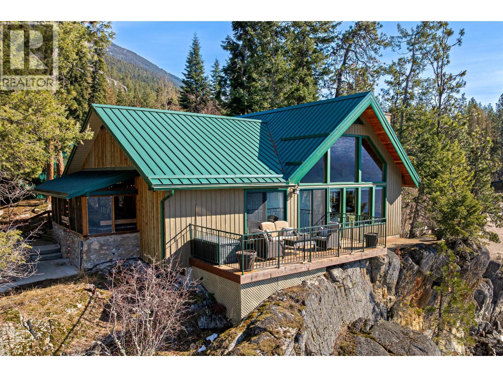 10235 Twin Bays Road, Twin Bays, British Columbia V0B 1A1 - Photo 1 - 10378230