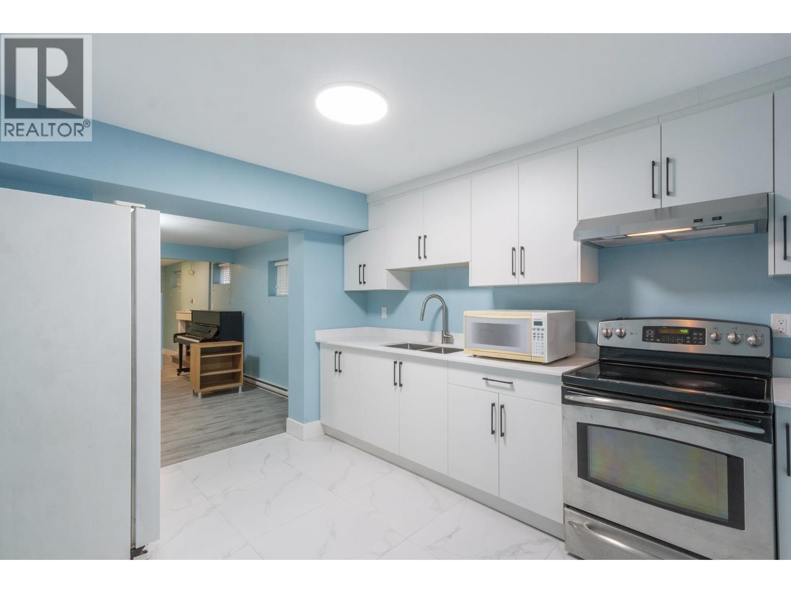 5745 Laurel Street, Burnaby, British Columbia  V5G 1N4 - Photo 24 - R3098974