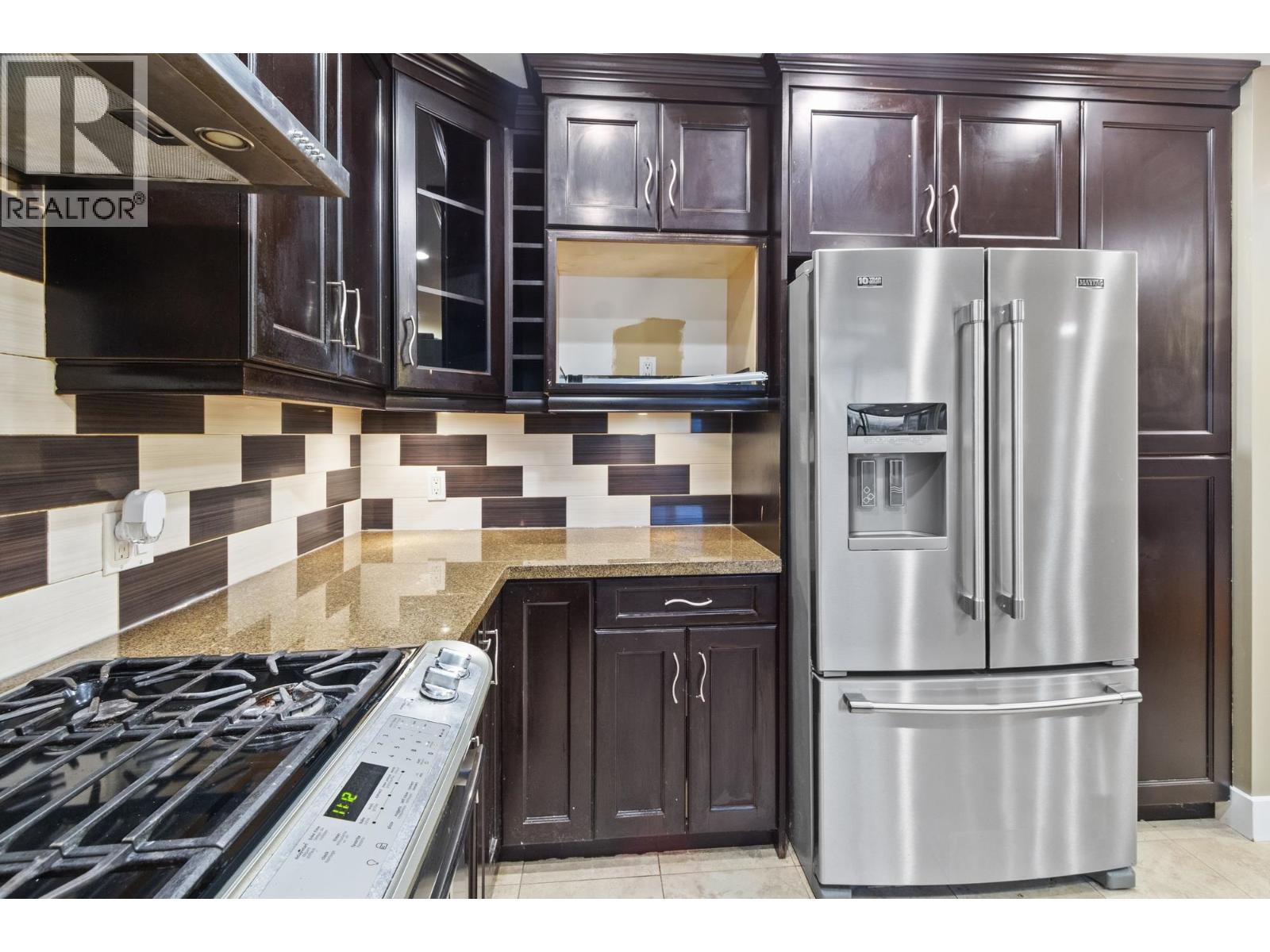 5745 Laurel Street, Burnaby, British Columbia  V5G 1N4 - Photo 11 - R3098974