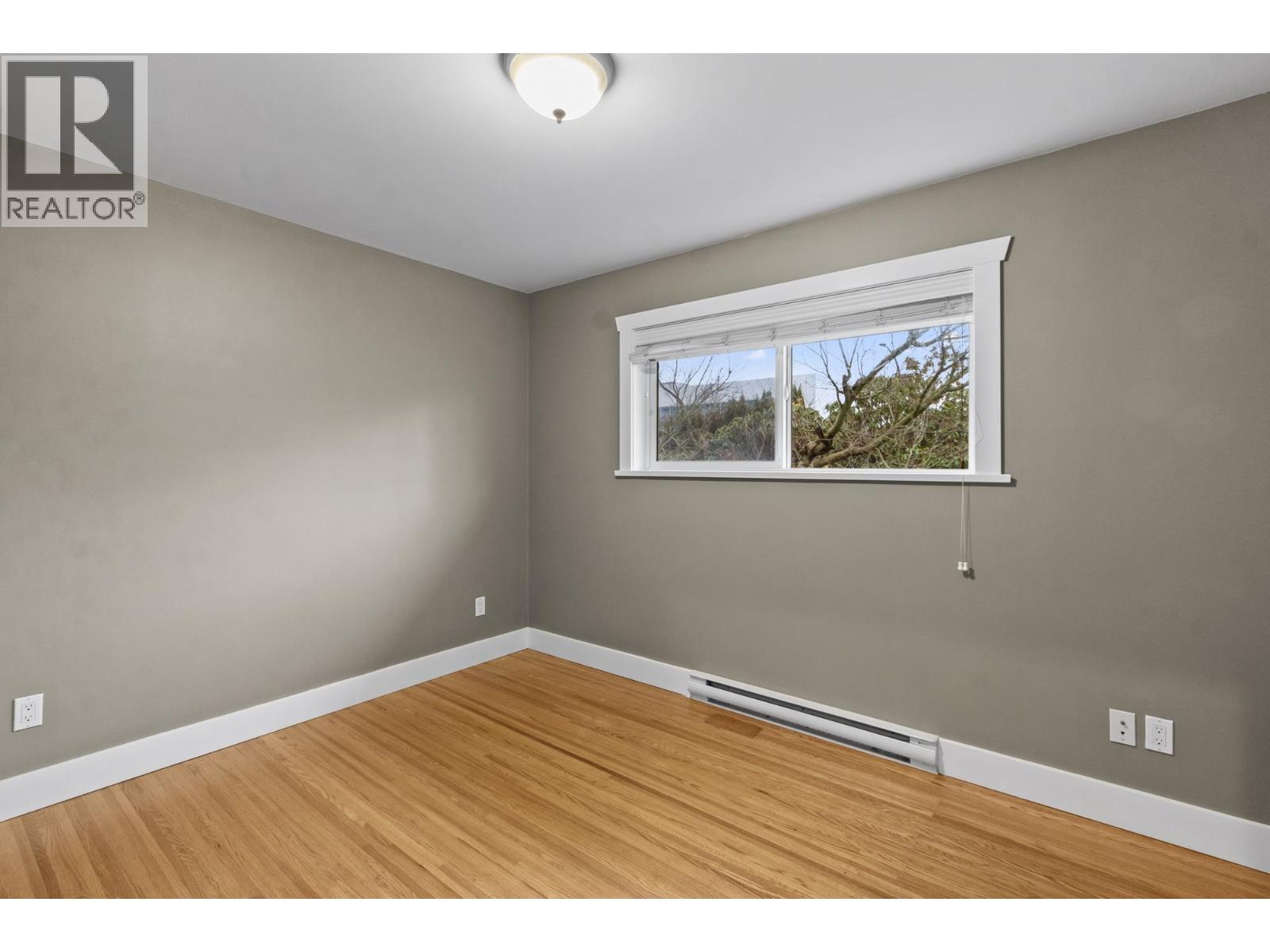 5745 Laurel Street, Burnaby, British Columbia  V5G 1N4 - Photo 15 - R3098974