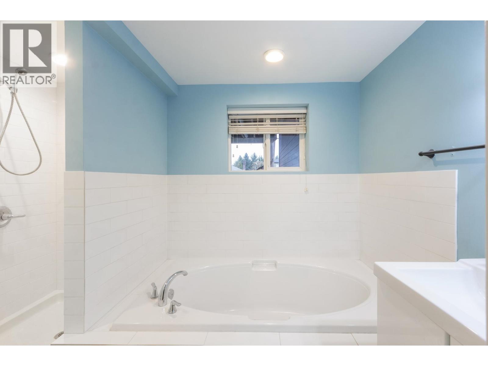 5745 Laurel Street, Burnaby, British Columbia  V5G 1N4 - Photo 26 - R3098974