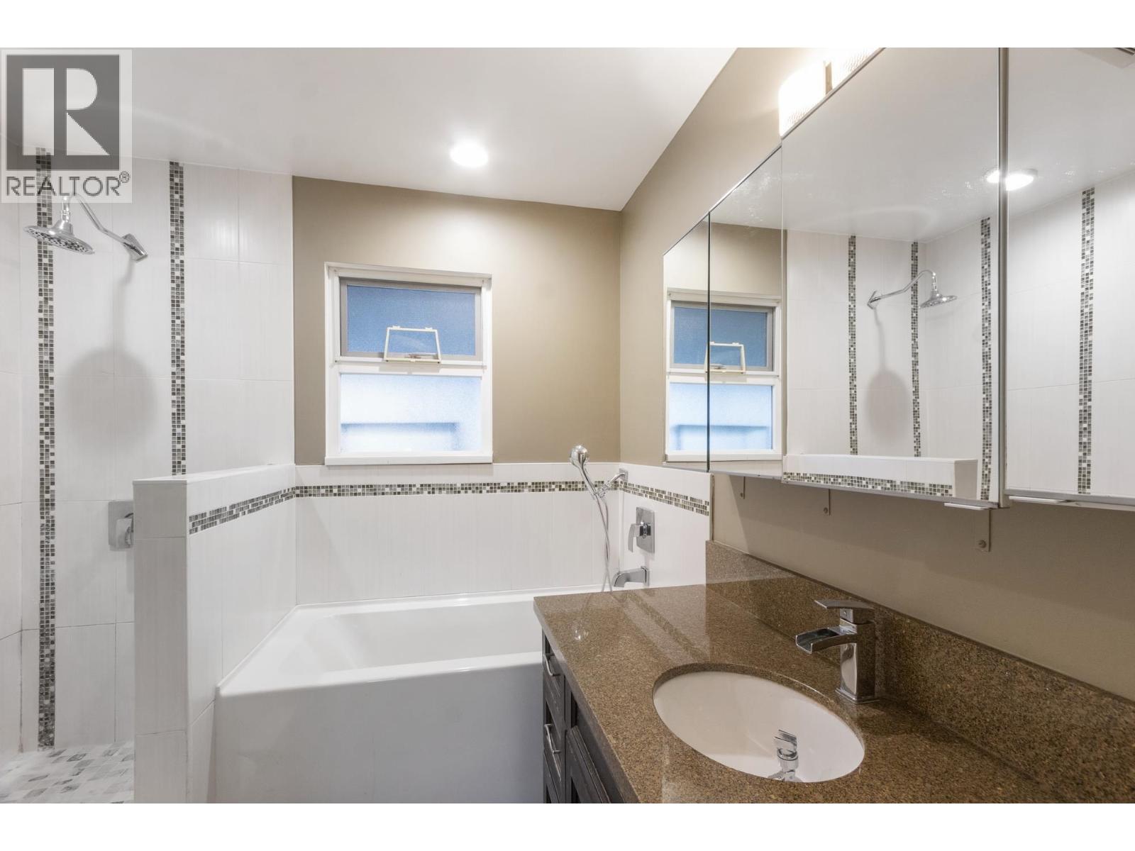 5745 Laurel Street, Burnaby, British Columbia  V5G 1N4 - Photo 19 - R3098974