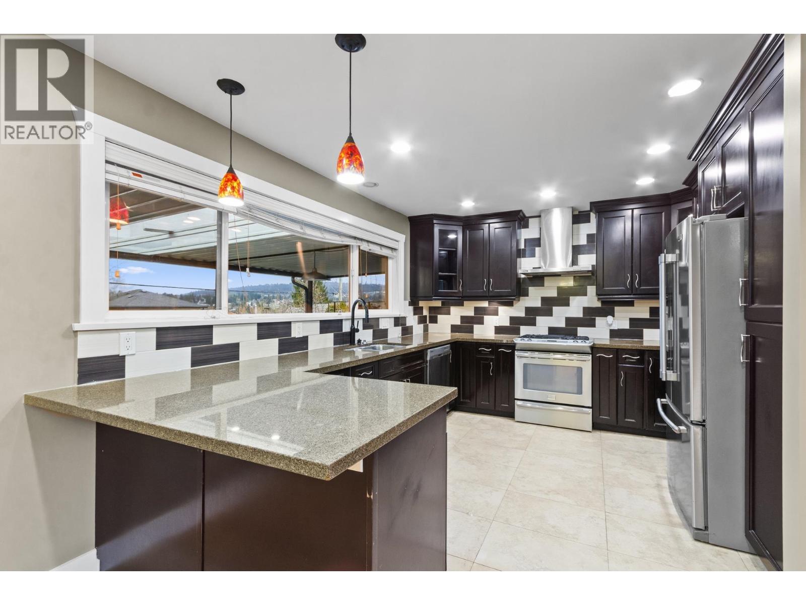 5745 Laurel Street, Burnaby, British Columbia  V5G 1N4 - Photo 9 - R3098974