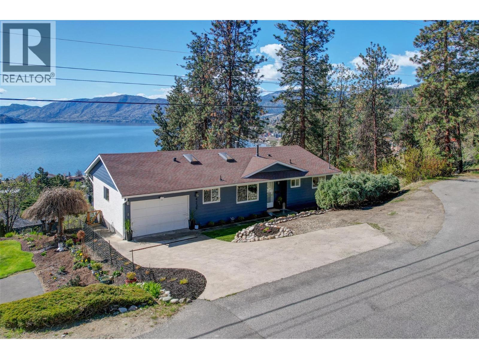 4239 4th Avenue, Peachland, British Columbia