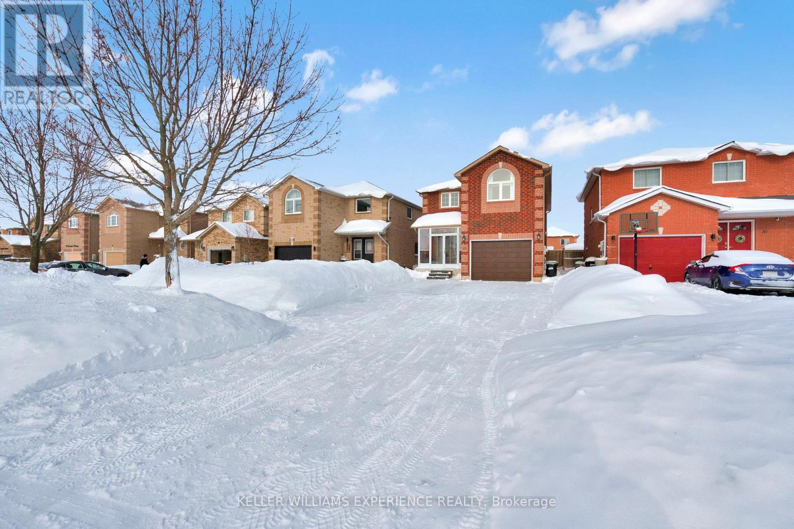 28 Coronation Parkway, Barrie, Ontario  L4M 7J8 - Photo 2 - S12875152