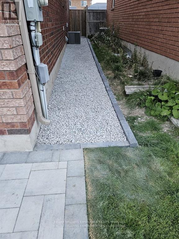 28 Coronation Parkway, Barrie, Ontario  L4M 7J8 - Photo 7 - S12875152