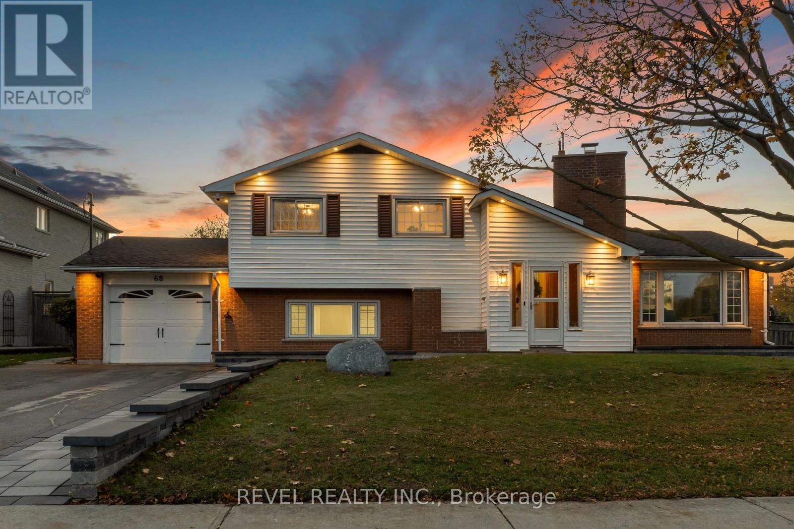 68 APPLEWOOD CRESCENT, Whitby, Ontario