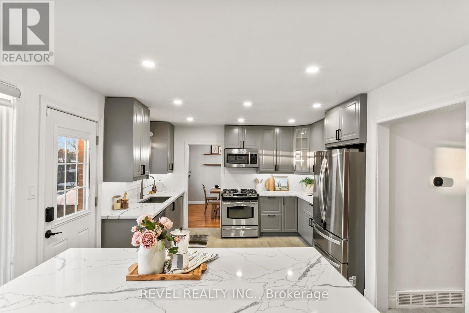 68 Applewood Crescent, Whitby, Ontario  L1N 2E6 - Photo 17 - E12876584