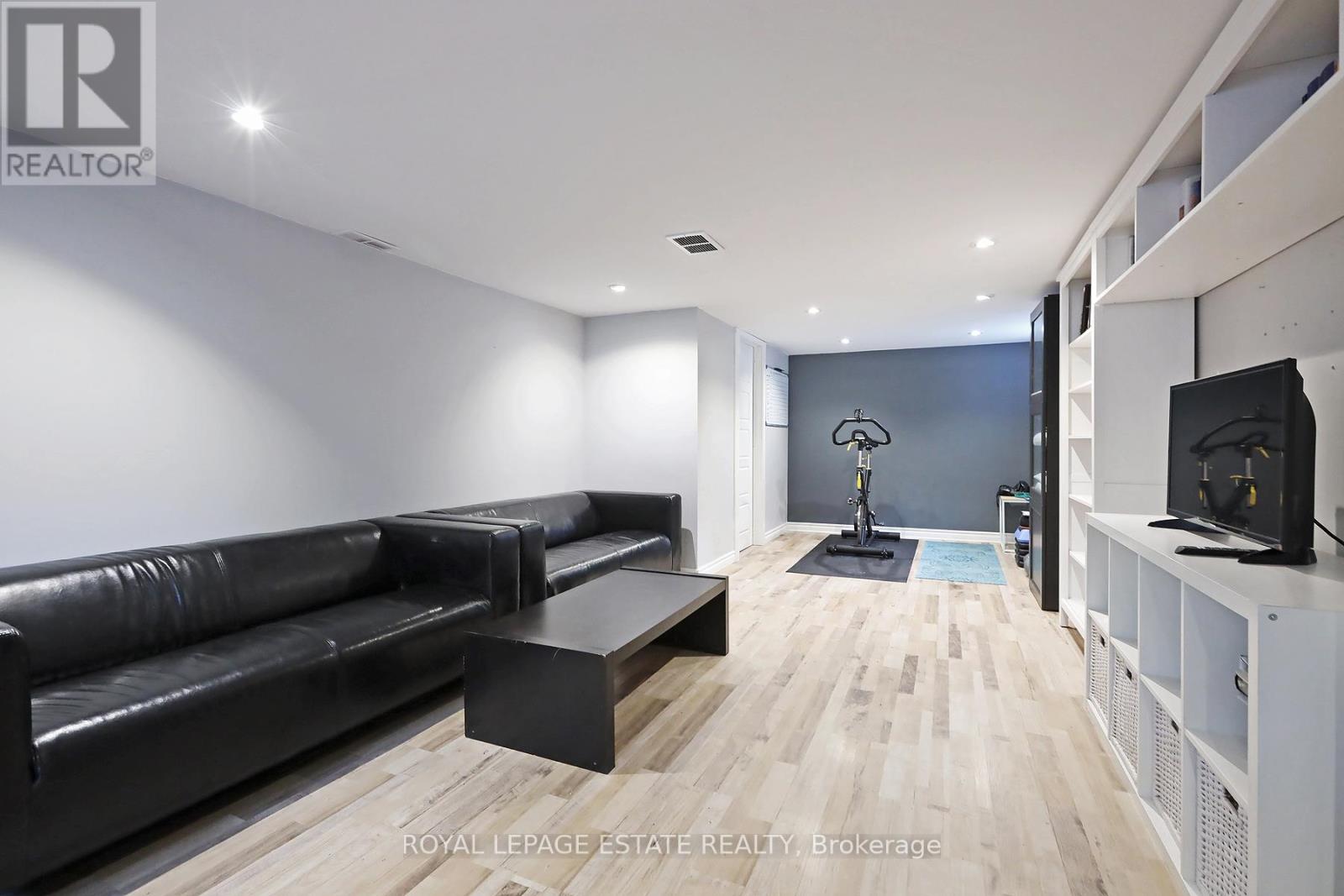 86 Midland Avenue, Toronto, Ontario  M1N 4A2 - Photo 35 - E12876674