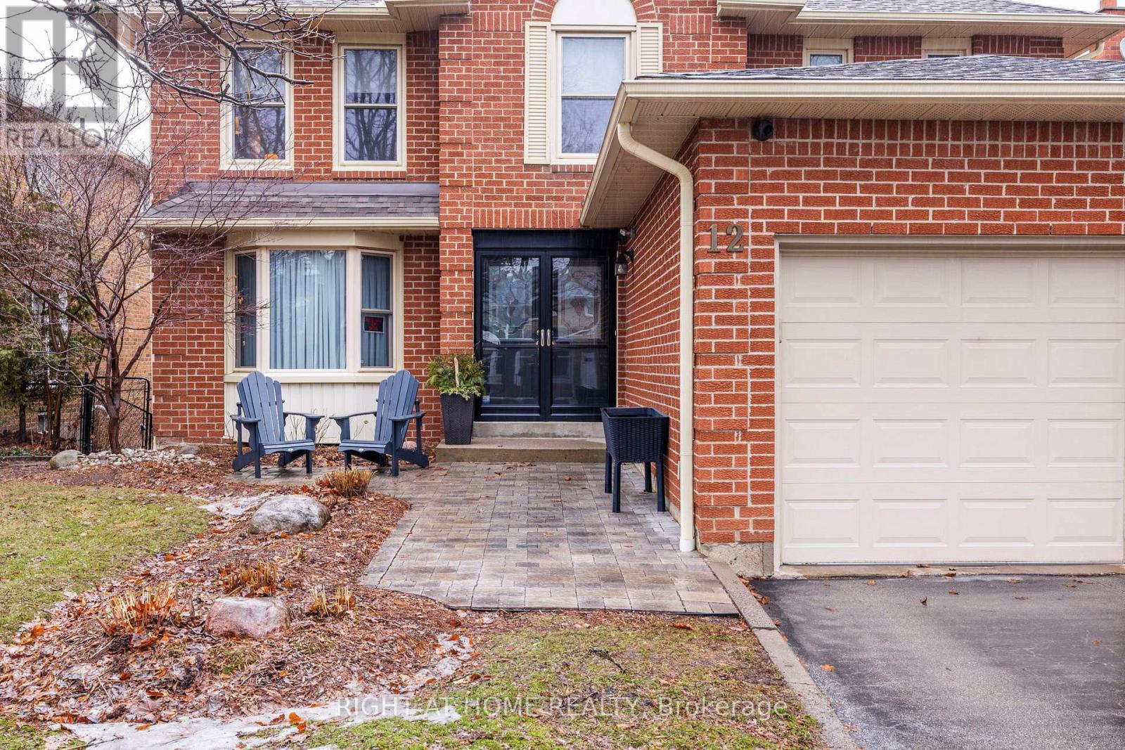 12 Esker Drive, Brampton, Ontario  L6Z 3C5 - Photo 4 - W12874302