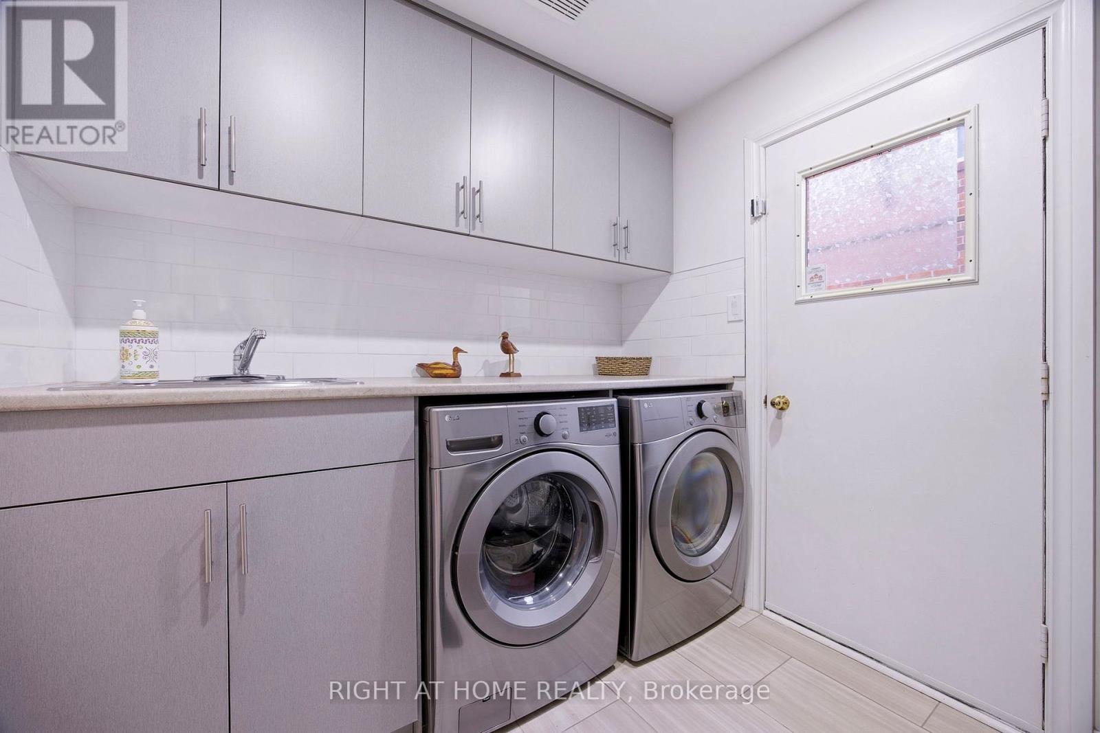 12 Esker Drive, Brampton, Ontario  L6Z 3C5 - Photo 8 - W12874302