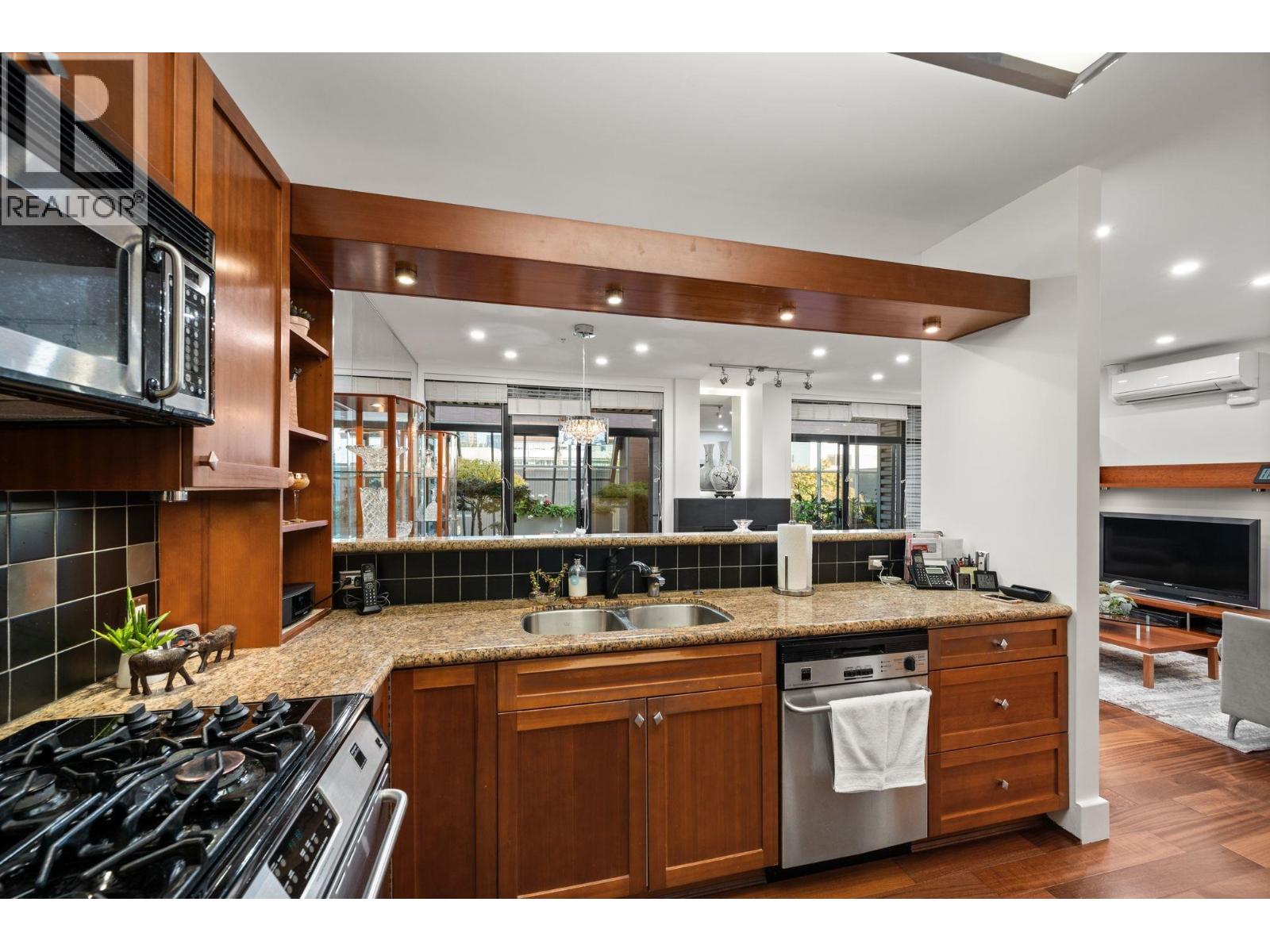 202 1750 W 2nd Avenue, Vancouver, British Columbia  V6J 1H6 - Photo 11 - R3093379