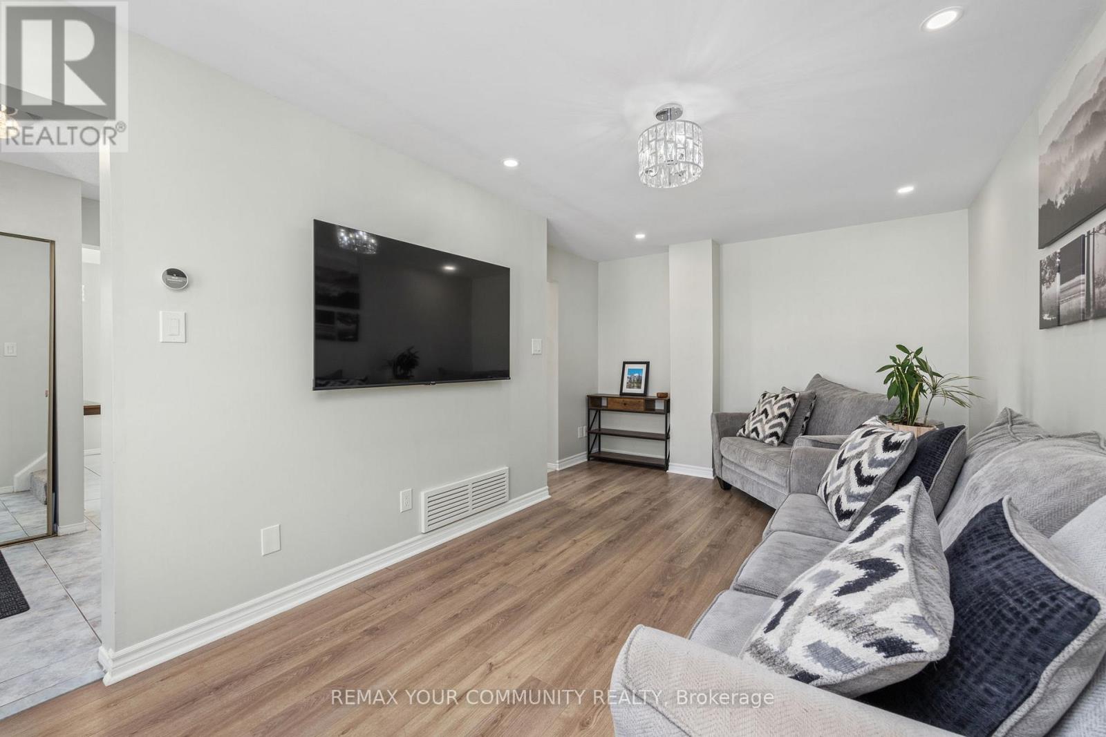 1245 Coleman Court, Innisfil, Ontario  L9S 1X4 - Photo 10 - N12876526