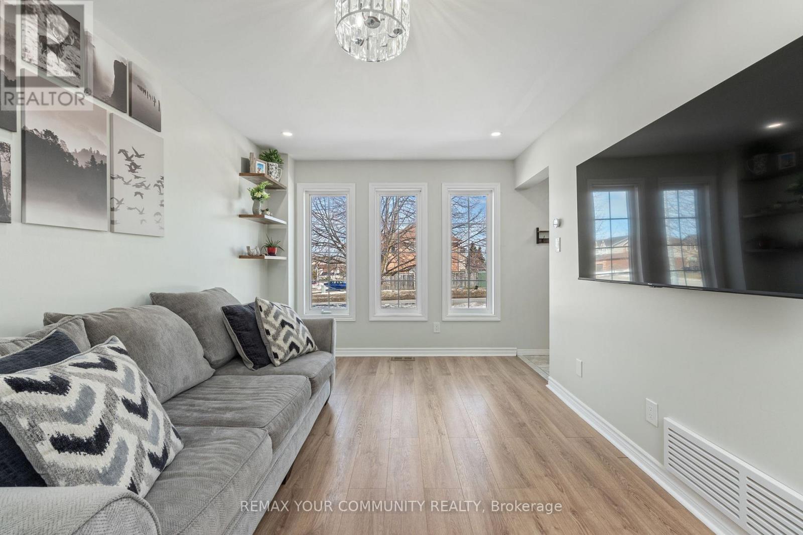 1245 Coleman Court, Innisfil, Ontario  L9S 1X4 - Photo 11 - N12876526