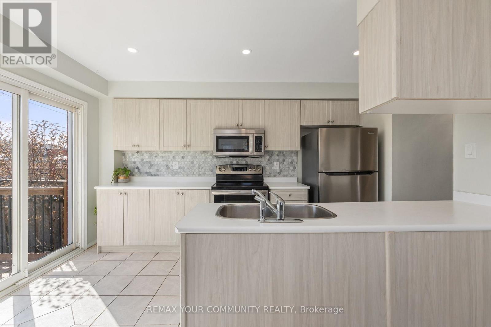 1245 Coleman Court, Innisfil, Ontario  L9S 1X4 - Photo 5 - N12876526