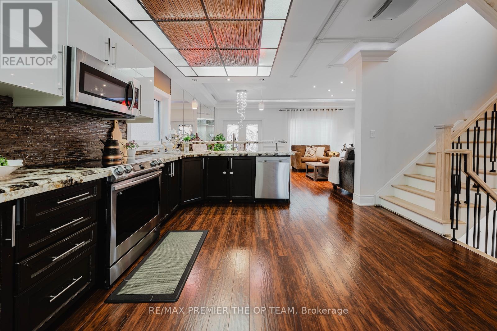 2 La Maria Lane, Vaughan, Ontario  L6A 3X2 - Photo 10 - N12876562