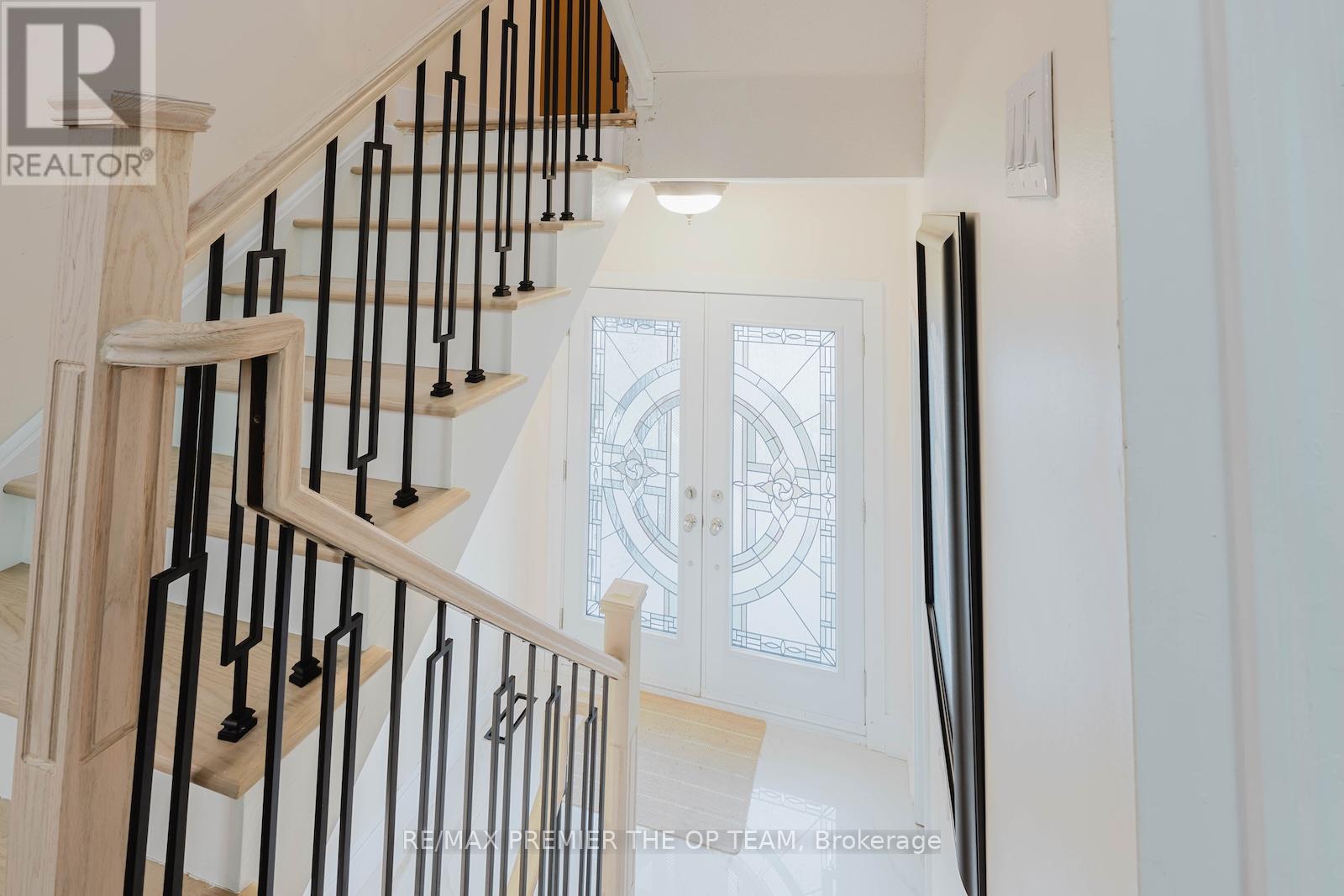 2 La Maria Lane, Vaughan, Ontario  L6A 3X2 - Photo 4 - N12876562