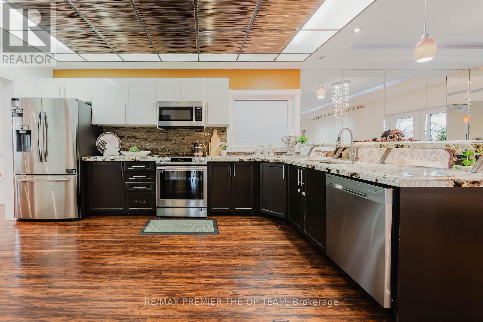 2 La Maria Lane, Vaughan, Ontario  L6A 3X2 - Photo 7 - N12876562