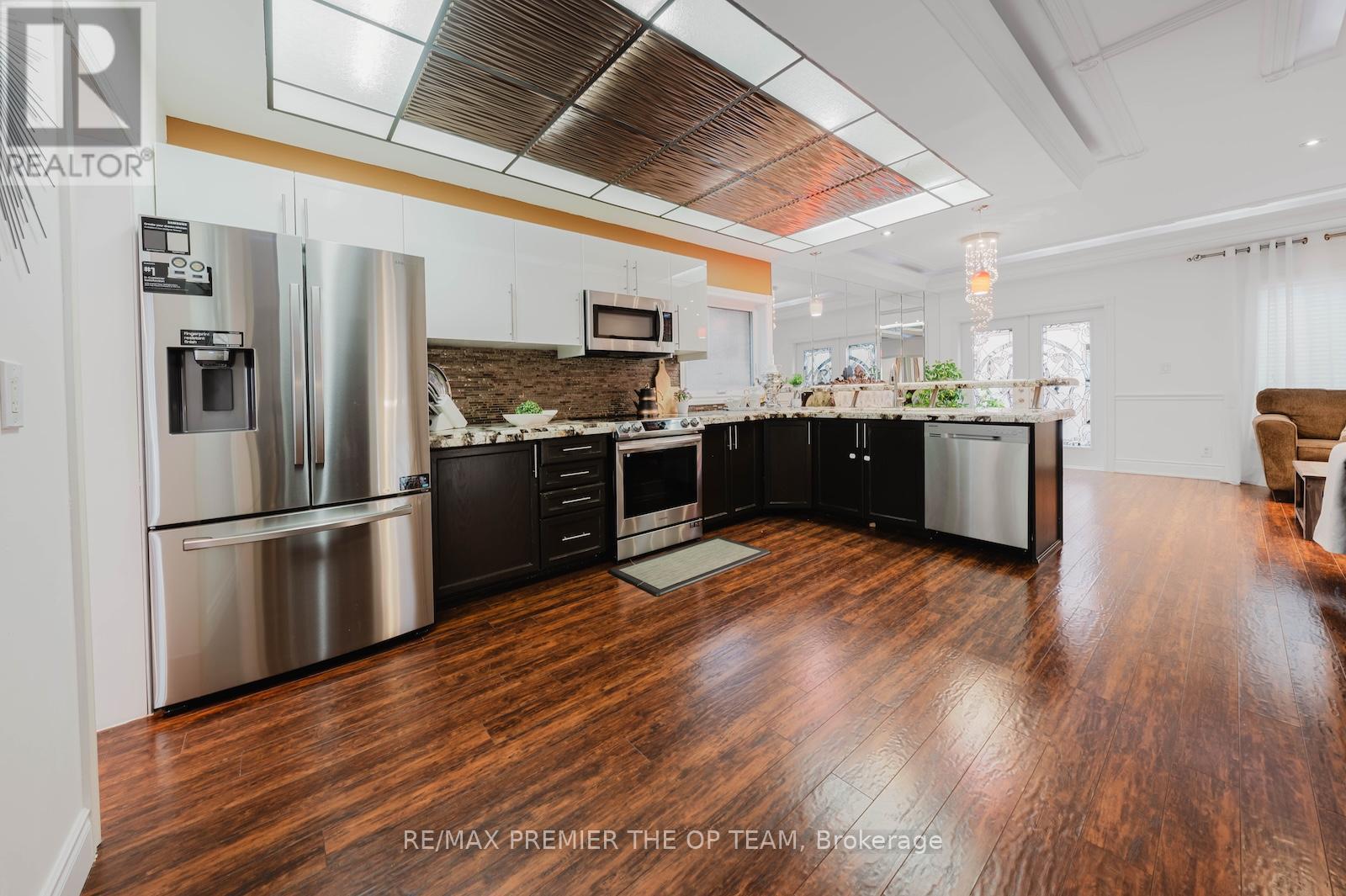 2 La Maria Lane, Vaughan, Ontario  L6A 3X2 - Photo 8 - N12876562