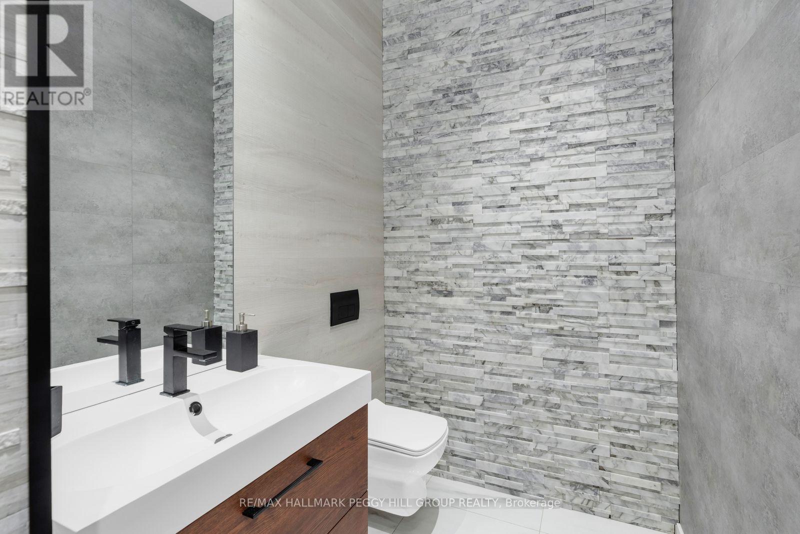 61 Strathgreen Lane, Georgina, Ontario  L4P 0J3 - Photo 10 - N12876602