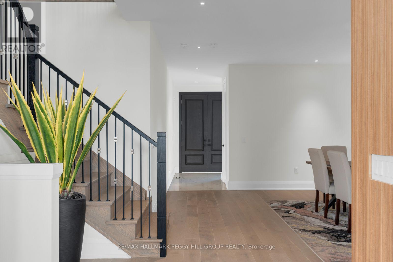 61 Strathgreen Lane, Georgina, Ontario  L4P 0J3 - Photo 3 - N12876602