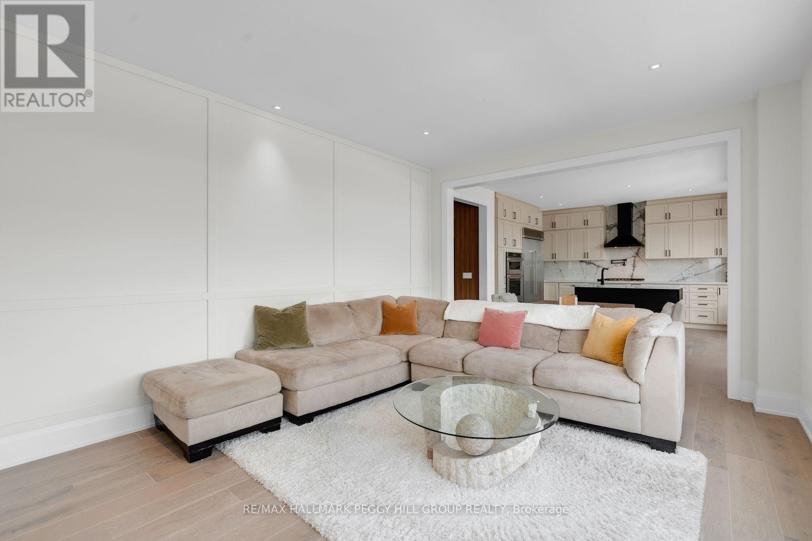 61 Strathgreen Lane, Georgina, Ontario  L4P 0J3 - Photo 8 - N12876602