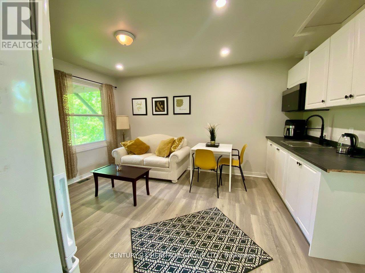 B - 287 Lorne Avenue, Newmarket, Ontario  L3Y 4K6 - Photo 4 - N12876670