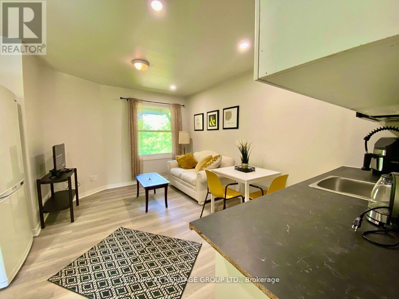 B - 287 Lorne Avenue, Newmarket, Ontario  L3Y 4K6 - Photo 5 - N12876670