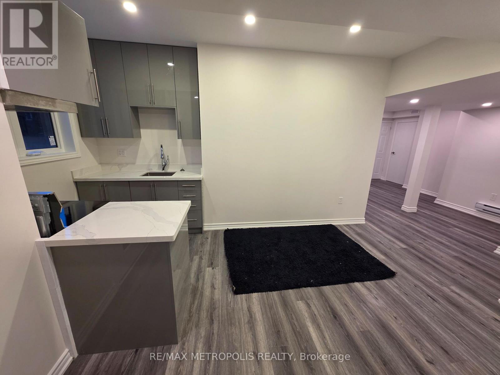 BSMT - 301 SEAVIEW HEIGHTS, East Gwillimbury, Ontario