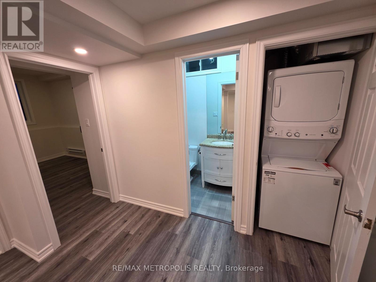 Bsmt - 301 Seaview Heights, East Gwillimbury, Ontario  L9N 0S3 - Photo 6 - N12876736