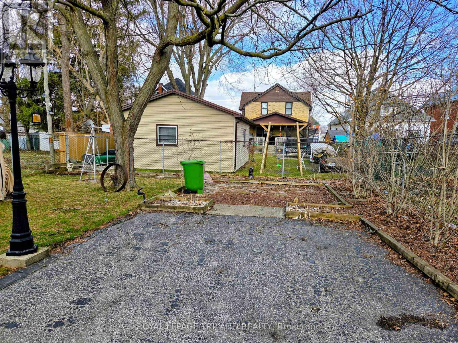 8 Weldon Avenue, St. Thomas, Ontario  N5P 1J6 - Photo 20 - X12685902