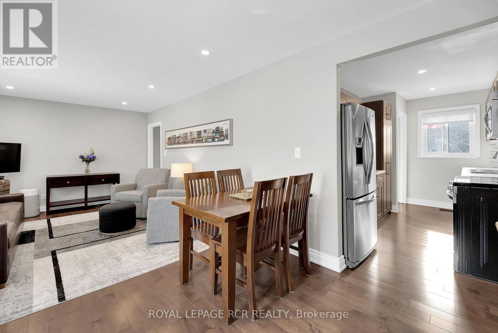 205 Martha Crescent, Caledon, Ontario  L7E 4X2 - Photo 9 - W12876492