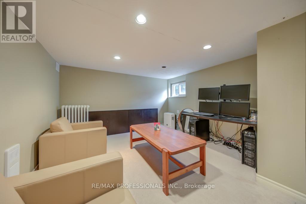 117 Grand Avenue, Toronto, Ontario  M8Y 2Z6 - Photo 17 - W12876534