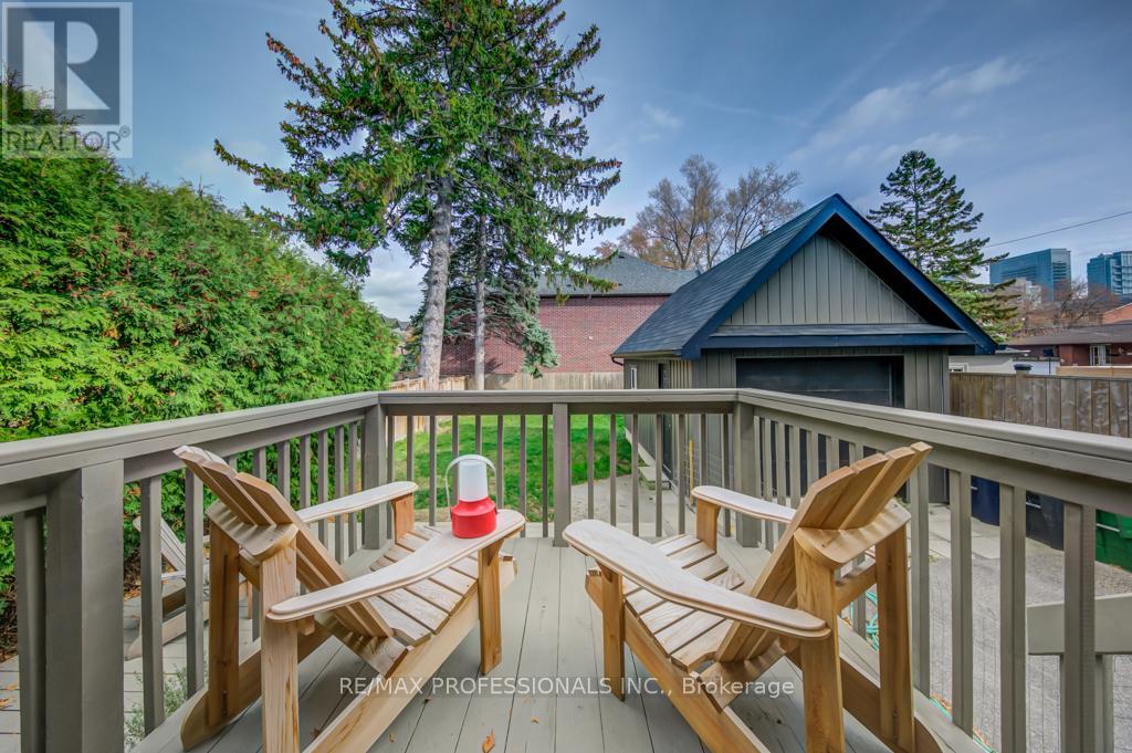 117 Grand Avenue, Toronto, Ontario  M8Y 2Z6 - Photo 19 - W12876534