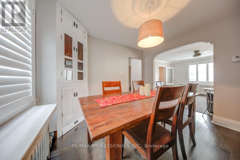 117 Grand Avenue, Toronto, Ontario  M8Y 2Z6 - Photo 7 - W12876534