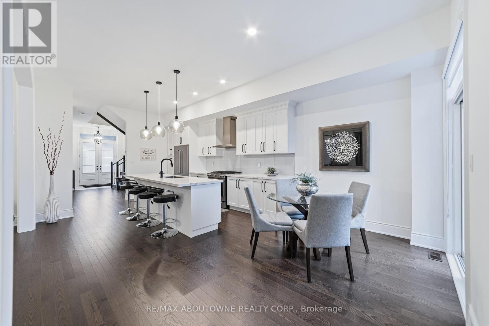 477 Parent Place, Milton, Ontario  L9E 1L2 - Photo 5 - W12876566