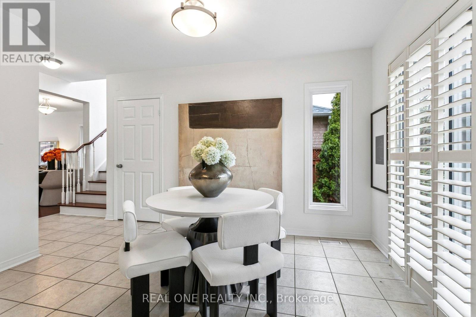 2262 Pell Crescent, Oakville, Ontario  L6M 3T6 - Photo 12 - W12876568