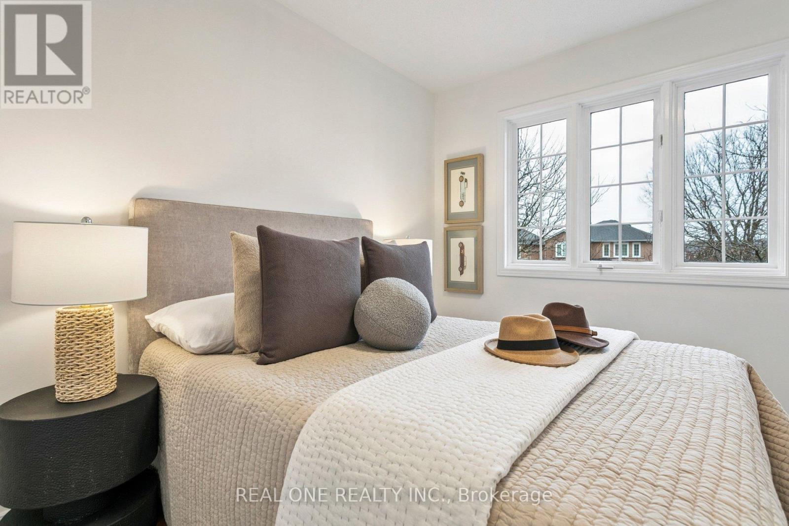 2262 Pell Crescent, Oakville, Ontario  L6M 3T6 - Photo 23 - W12876568