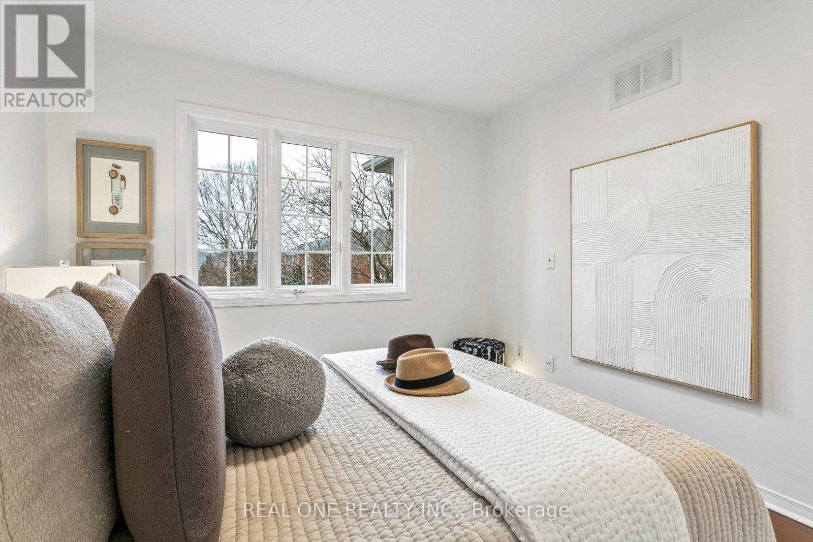 2262 Pell Crescent, Oakville, Ontario  L6M 3T6 - Photo 24 - W12876568