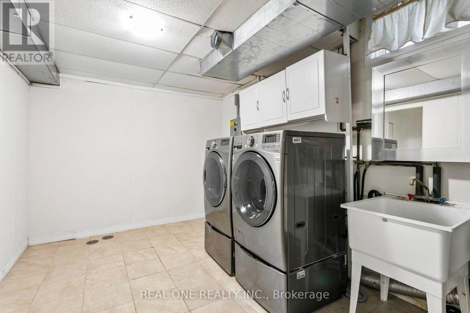 2262 Pell Crescent, Oakville, Ontario  L6M 3T6 - Photo 37 - W12876568