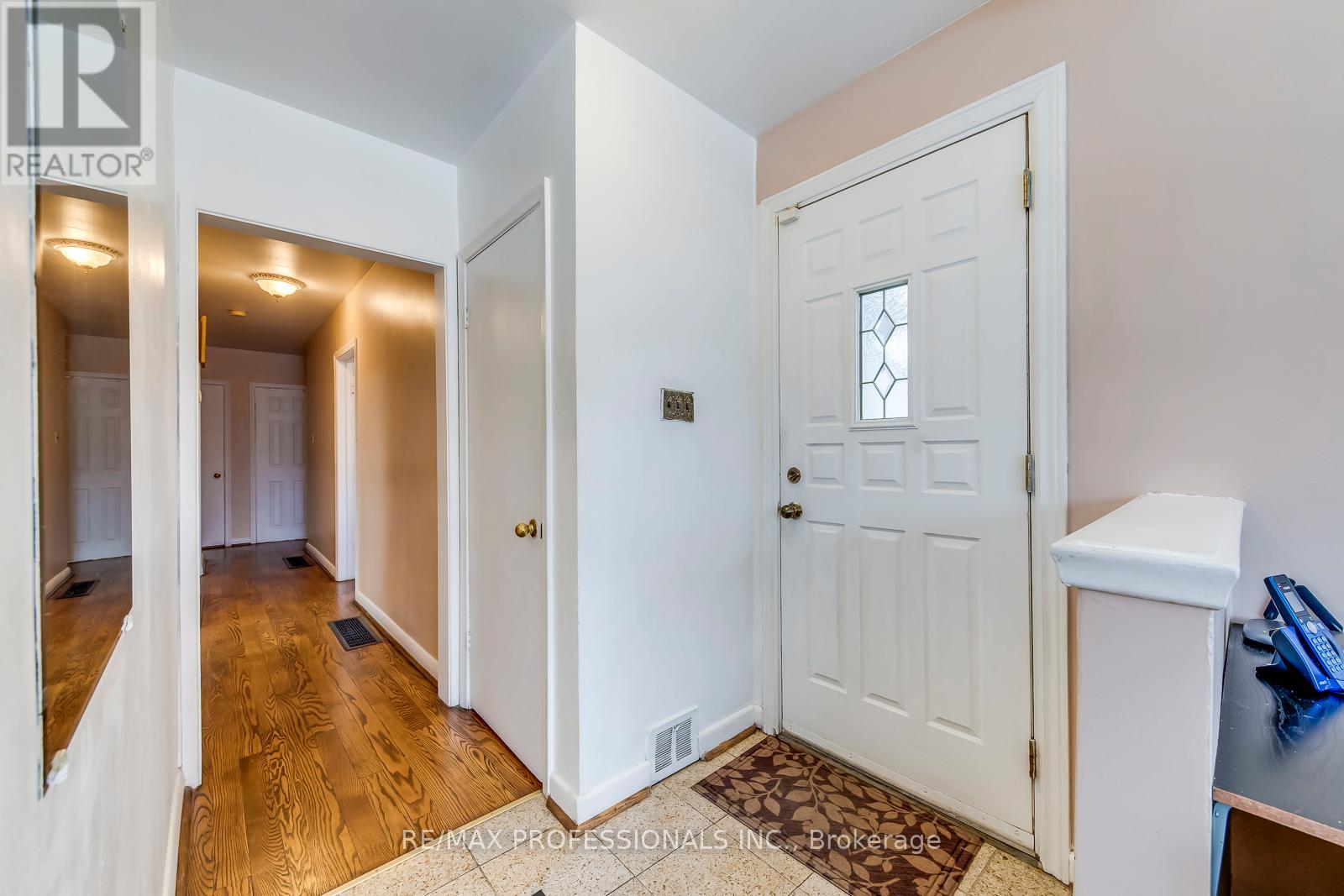 7 Belgate Place, Toronto, Ontario  M9C 3Y5 - Photo 18 - W12876608