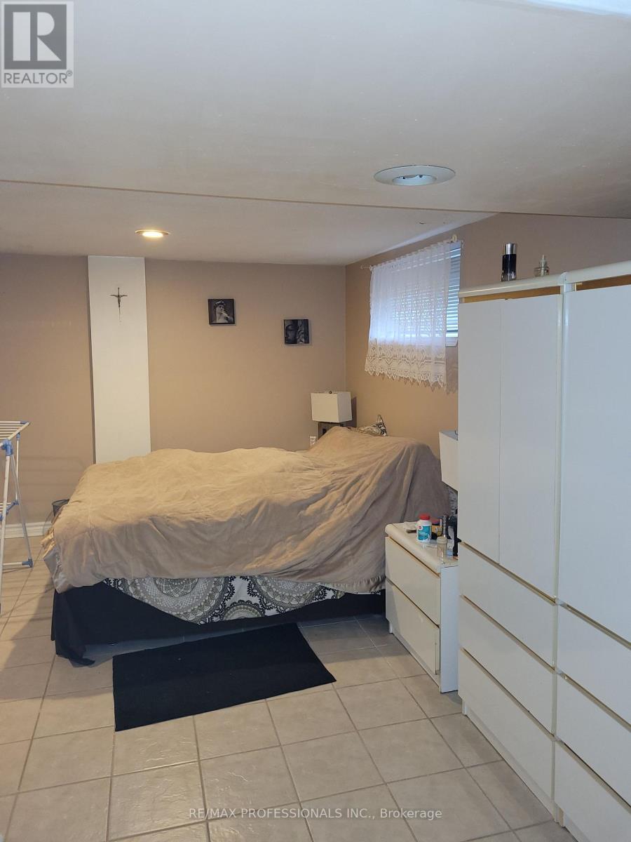 7 Belgate Place, Toronto, Ontario  M9C 3Y5 - Photo 32 - W12876608